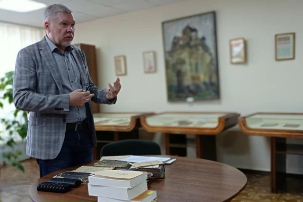 Майбутні професіонали знайомляться з наукою: у книгозбірні Чижевського відбулася лекція-семінар для першокурсників
